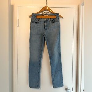 Levi’s Classic Mid-Rise Skinny Jeans